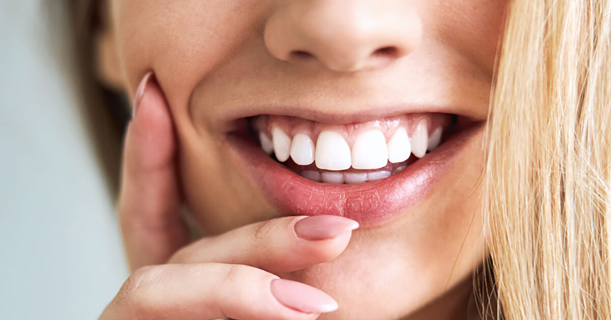 >Wie lange hält das Ergebnis nach einer unsichtbaren Zahnspange – und was sorgt für dauerhafte Stabilität?