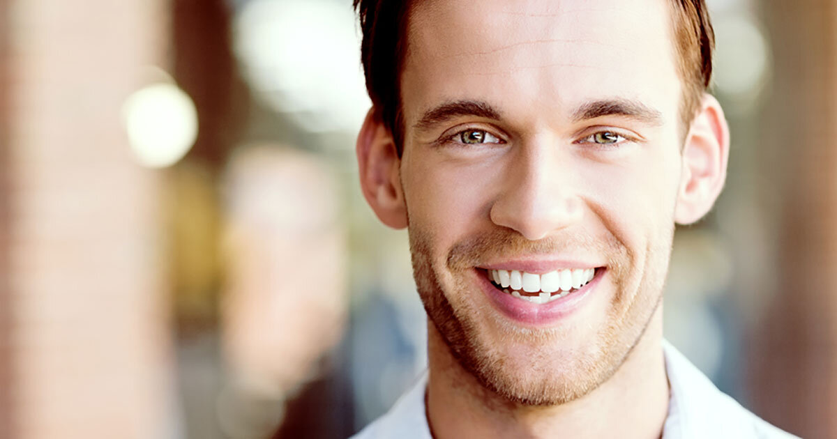 >Zahnregulierung früher vs. später: Gibt es den perfekten Zeitpunkt für gerade Zähne?