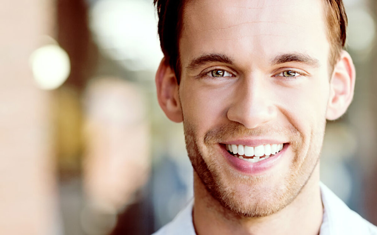 >Zahnregulierung früher vs. später: Gibt es den perfekten Zeitpunkt für gerade Zähne?