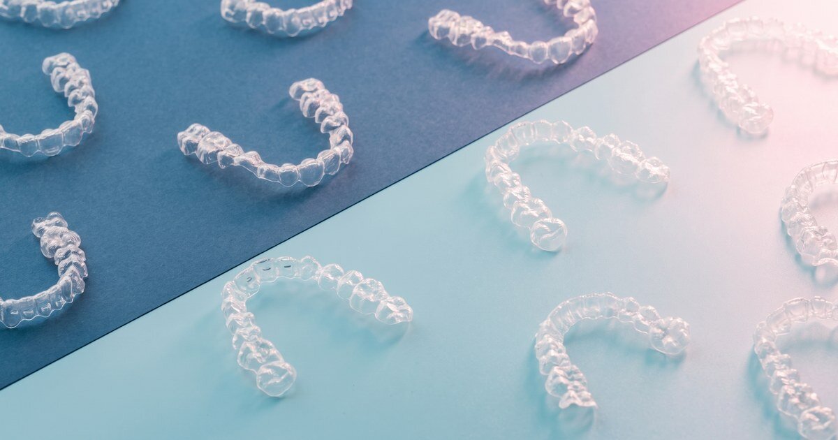 >Retainer nach der Zahnspange: Warum dein Ergebnis Schutz verdient