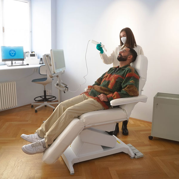Invisalign Zahnspange mit 3D Simulation